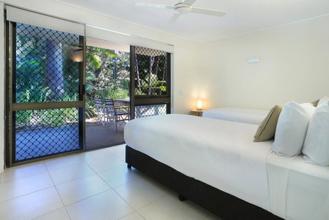 Tea Trees - Accommodation Main Beach 2