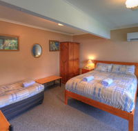 The 2C's Bed  Breakfast - Accommodation Main Beach