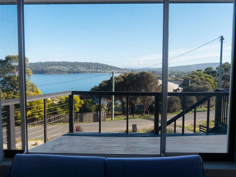 The Beach Escape - Accommodation Main Beach 3