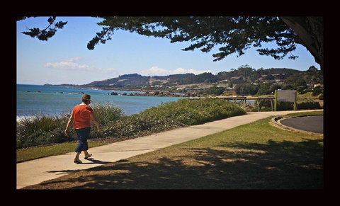 Penguin Beachfront Apartments - Accommodation Main Beach 6