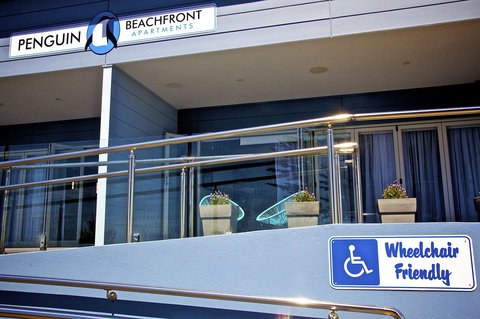 Penguin Beachfront Apartments - Accommodation Main Beach 20