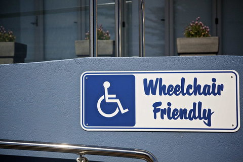 Penguin Beachfront Apartments - Accommodation Main Beach 16