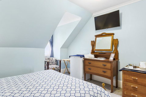 Cambridge House Bed & Breakfast - Accommodation Main Beach 19