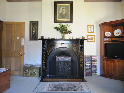 Cambridge House Bed & Breakfast - Accommodation Main Beach 12