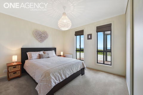 Seaspray - Accommodation Main Beach 9