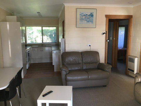Willaway Motel Apartments - Accommodation Main Beach 1