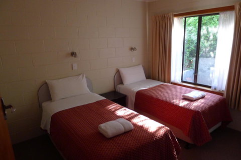 Willaway Motel Apartments - Accommodation Main Beach 13