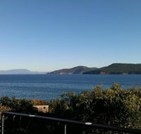 Larus Waterfront Cottage - Accommodation Main Beach