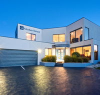 Madsen Retreat - Accommodation Main Beach