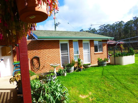 Quamby Pines Chalet - Accommodation Main Beach 22