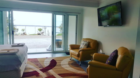 AppleBay Guest House - Accommodation Main Beach 12