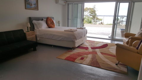 AppleBay Guest House - Accommodation Main Beach 4