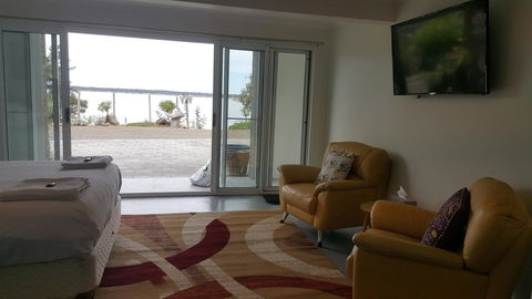 AppleBay Guest House - Accommodation Main Beach 5