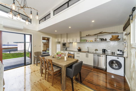 Coastal Pods Wynyard - Accommodation Main Beach 13