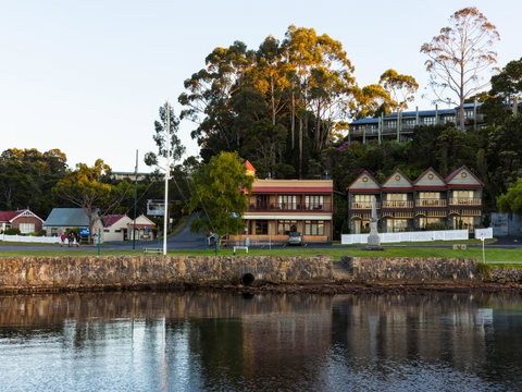Strahan Village - Accommodation Main Beach 36