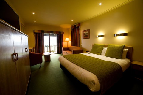 Strahan Village - Accommodation Main Beach 22