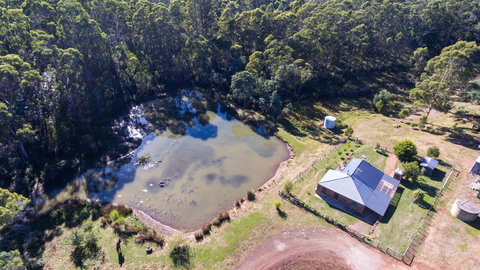Naivasha Cottage - Accommodation Main Beach 12