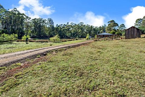 Naivasha Cottage - Accommodation Main Beach 15