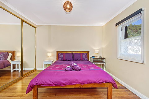 Naivasha Cottage - Accommodation Main Beach 8