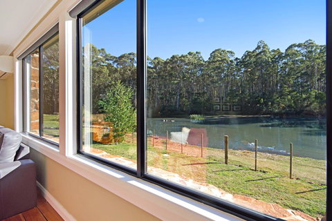 Naivasha Cottage - Accommodation Main Beach 6