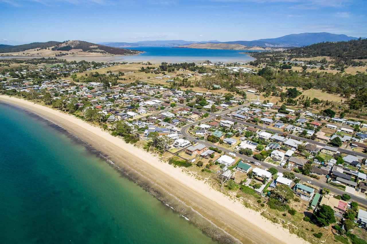 Lauderdale TAS Accommodation Main Beach