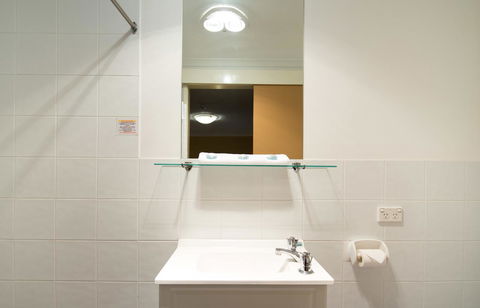 Beltana Hotel - Accommodation Main Beach 14