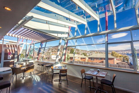 Beltana Hotel - Accommodation Main Beach 12