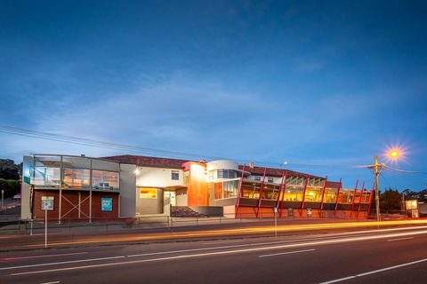 Beltana Hotel - Accommodation Main Beach 0