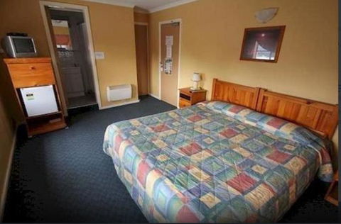 Beltana Hotel - Accommodation Main Beach 4