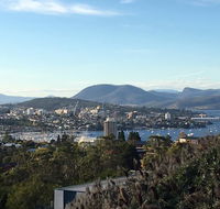 The View - Stylish cosy - Accommodation Main Beach