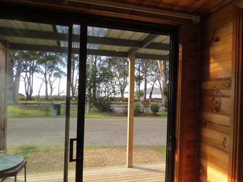 Captain Cook Holiday Park - Accommodation Main Beach 13