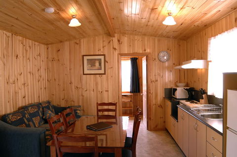 Captain Cook Holiday Park - Accommodation Main Beach 21