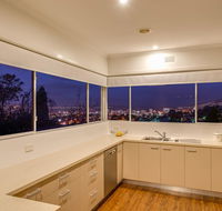 City Lights - Accommodation Main Beach