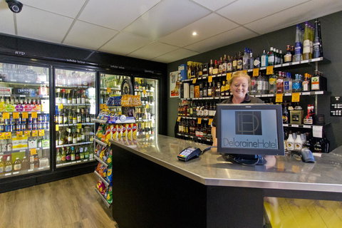 Deloraine Hotel - Accommodation Main Beach 14