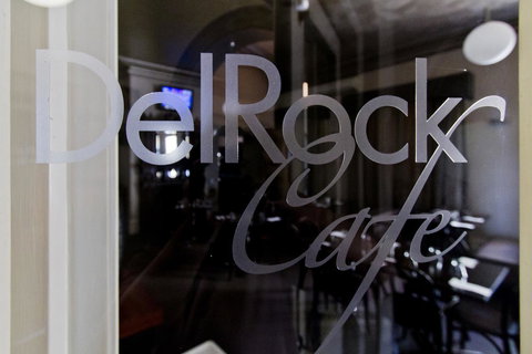 Deloraine Hotel - Accommodation Main Beach 19