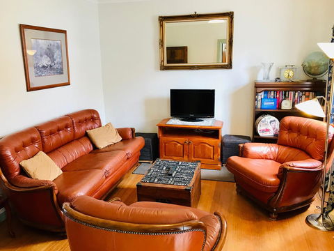 Omaroo House - Panoramic Water Views - Accommodation Main Beach 21