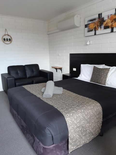 Anchor Wheel Motel - Accommodation Main Beach 0