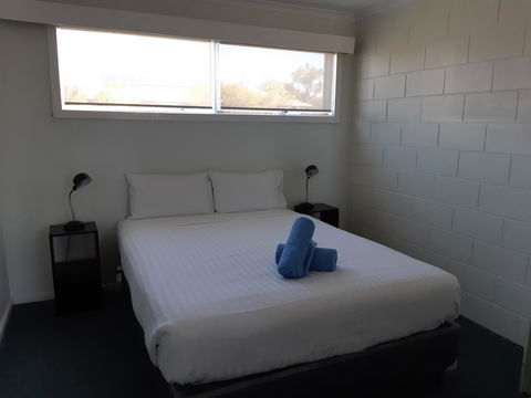 Anchor Wheel Motel - Accommodation Main Beach 4