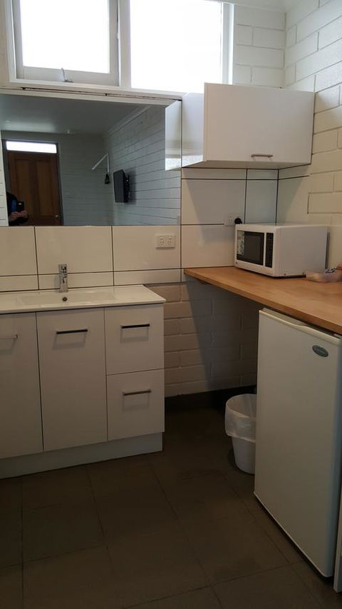 Anchor Wheel Motel - Accommodation Main Beach 18