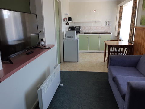 Anchor Wheel Motel - Accommodation Main Beach 14