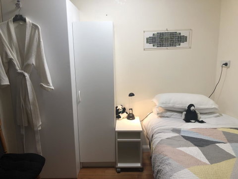 Beachside Taroona With Spa - Accommodation Main Beach 3