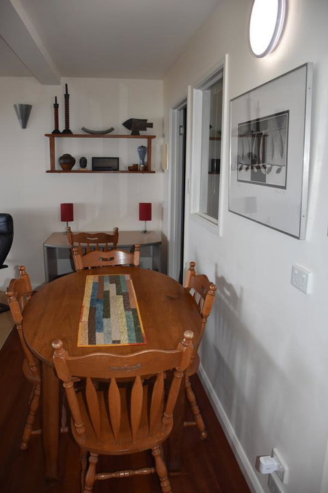 Beachside Taroona With Spa - Accommodation Main Beach 9