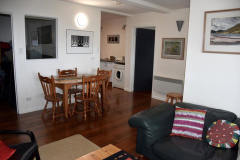Beachside Taroona With Spa - Accommodation Main Beach 5