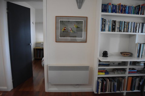 Beachside Taroona With Spa - Accommodation Main Beach 11