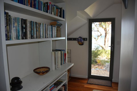 Beachside Taroona With Spa - Accommodation Main Beach 10