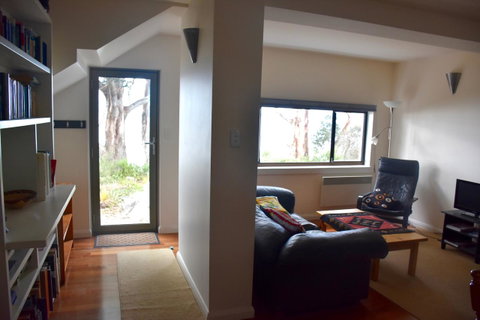 Beachside Taroona With Spa - Accommodation Main Beach 7