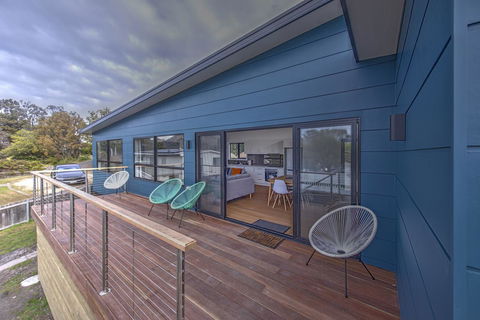 Dock Of The Bay - Accommodation Main Beach 2