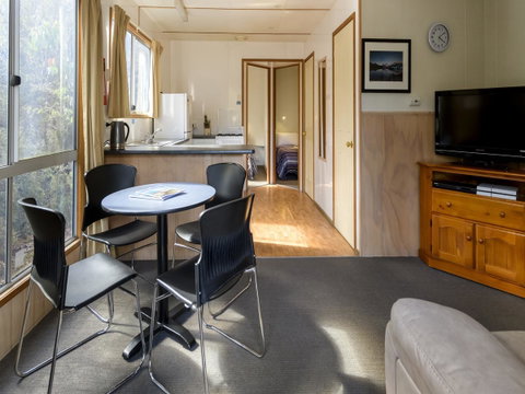 Discovery Parks - Cradle Mountain - Accommodation Main Beach 4