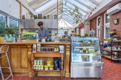 Cygnet Old Bank - Accommodation Main Beach 29