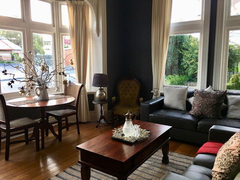 Cygnet Old Bank - Accommodation Main Beach 39